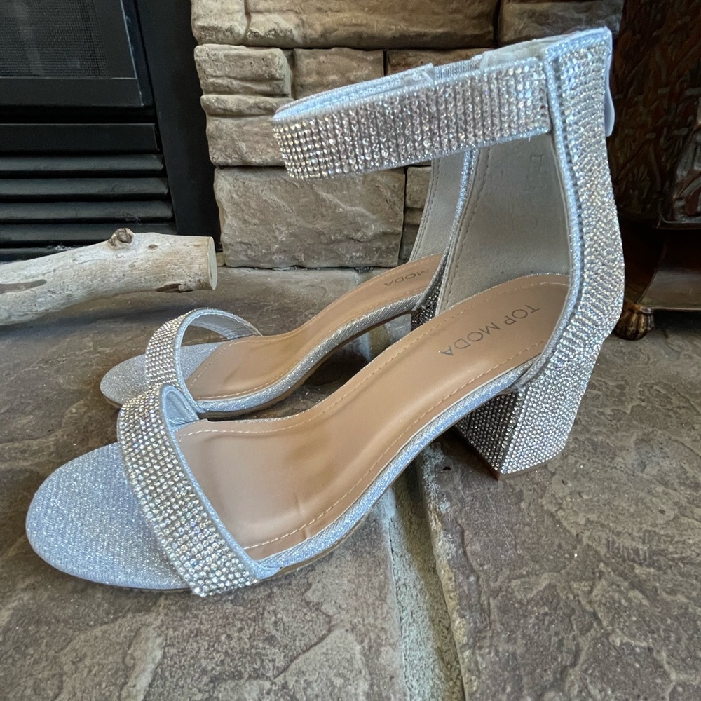 NWB Top Moda prom or homecoming, formal heels, size 9